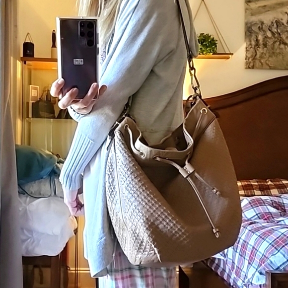 Coach Madison Marielle Woven Leather Drawstring Handbag GUC - Picture 15 of 16